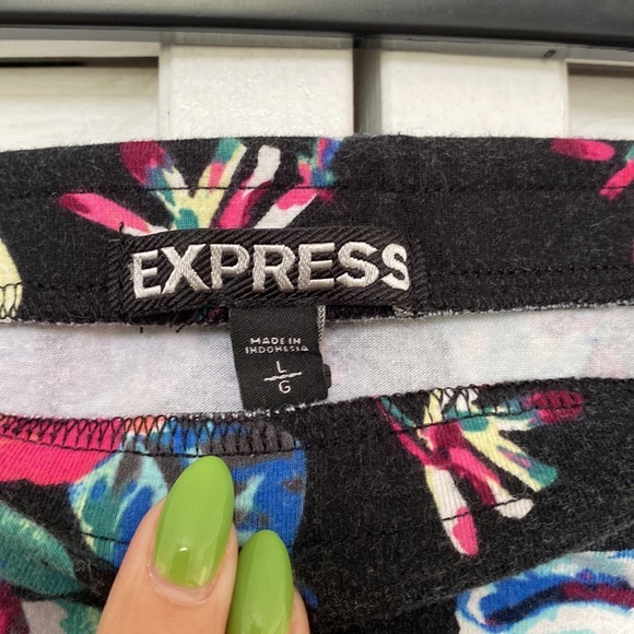 Express Skirt Black‎ and floral print size L - Picture 3 of 3
